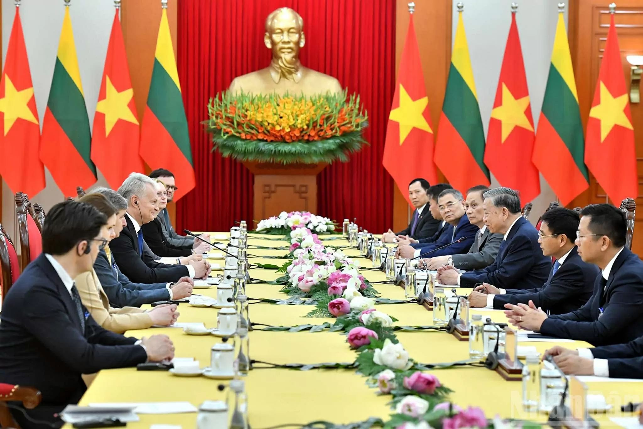 General Secretary To Lam welcomes President Gitanas Nauseda to promote Vietnam–Lithuania cooperation