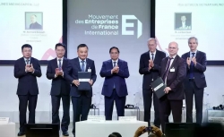 Vietnam Airlines signs MoU with ING Bank for strategic expansion at Vietnam–France Business Forum