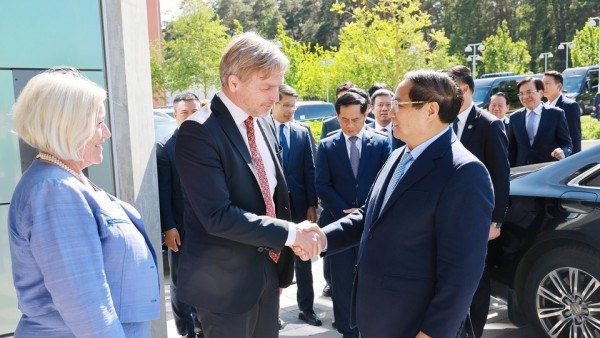 Prime Minister Pham Minh Chinh pays a visit to Uppsala University, wraps up Sweden trip