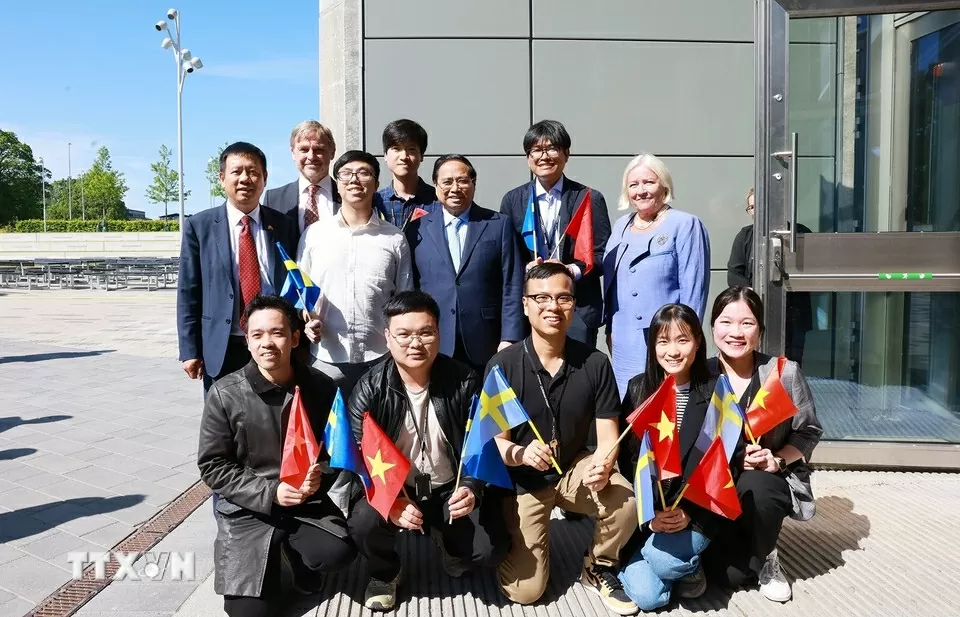 Thủ tướng Phạm Minh Chính thăm ngôi trường danh giá, lâu đời và tín bậc nhất ở Thuỵ Điển Thủ tướng Phạm Minh Chính thăm ngôi trường danh giá, lâu đời và tín bậc nhất ở Thuỵ Điển