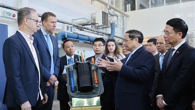 PM Pham Minh Chinh calls for cooperation with Sweden in nuclear energy technology