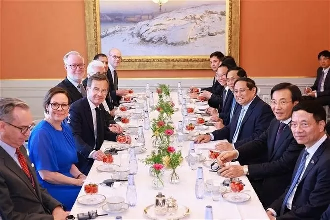 Vietnam, Sweden Prime Ministers hold talks, upgrade ties to sectoral strategic partnership in sci-tech, innovation