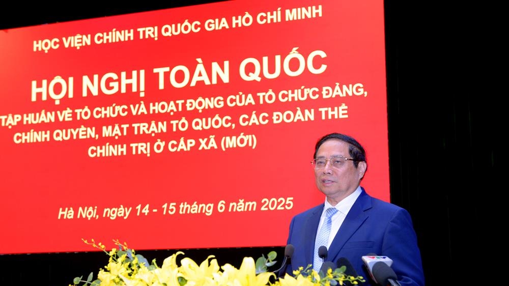 Prime Minister stresses united action for implementing two-tier local governance