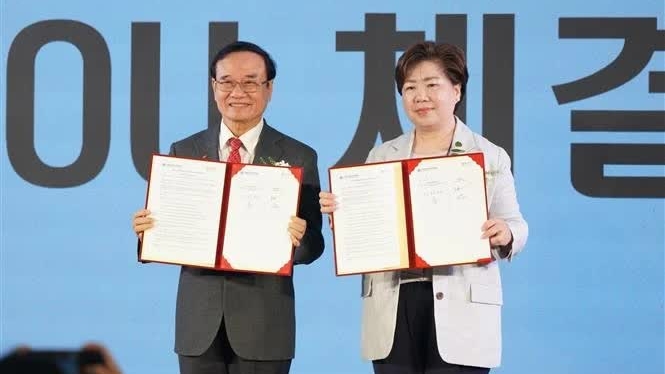 More than 27,000 Vietnamese students studying Korean language