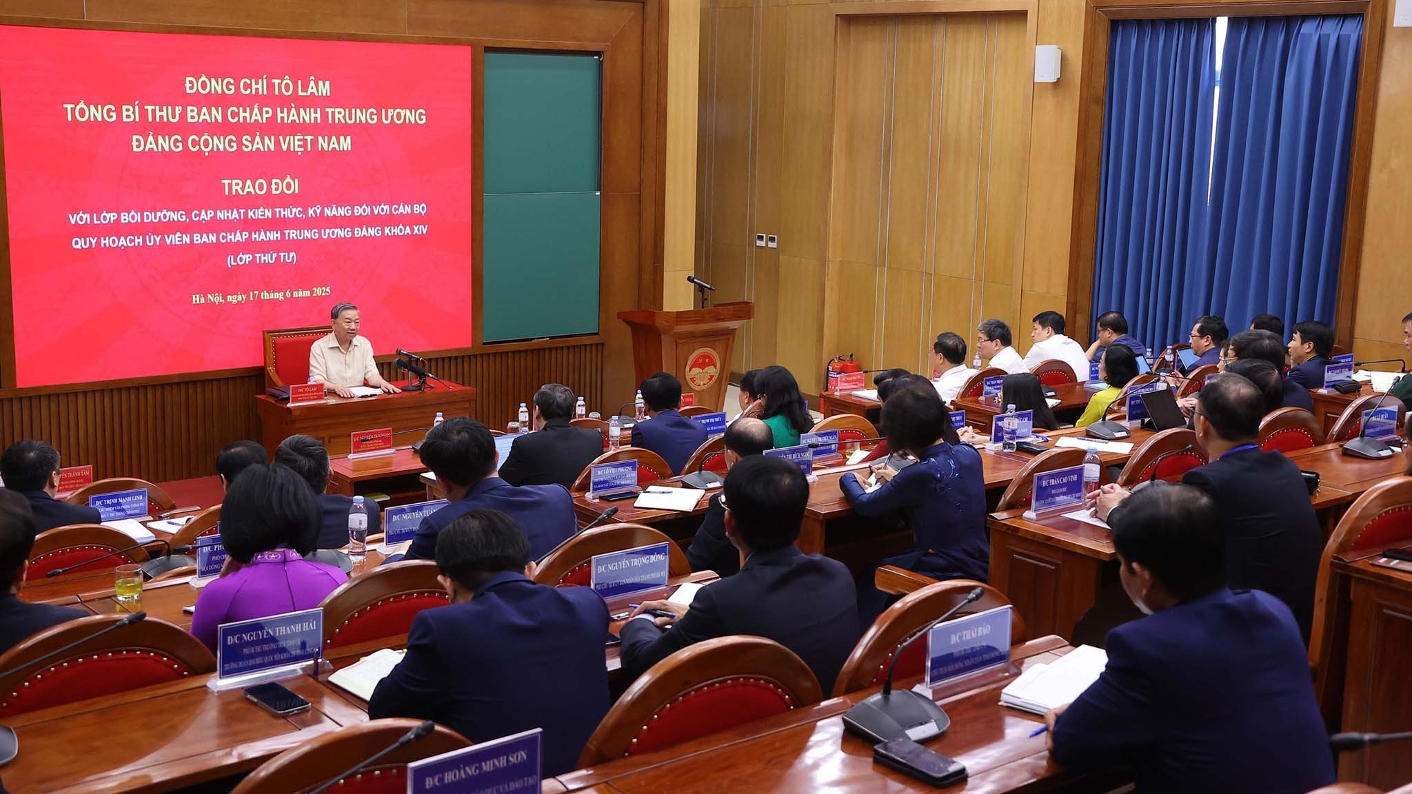 Party General Secretary To Lam urges developing officials capable of steering Vietnam into new era