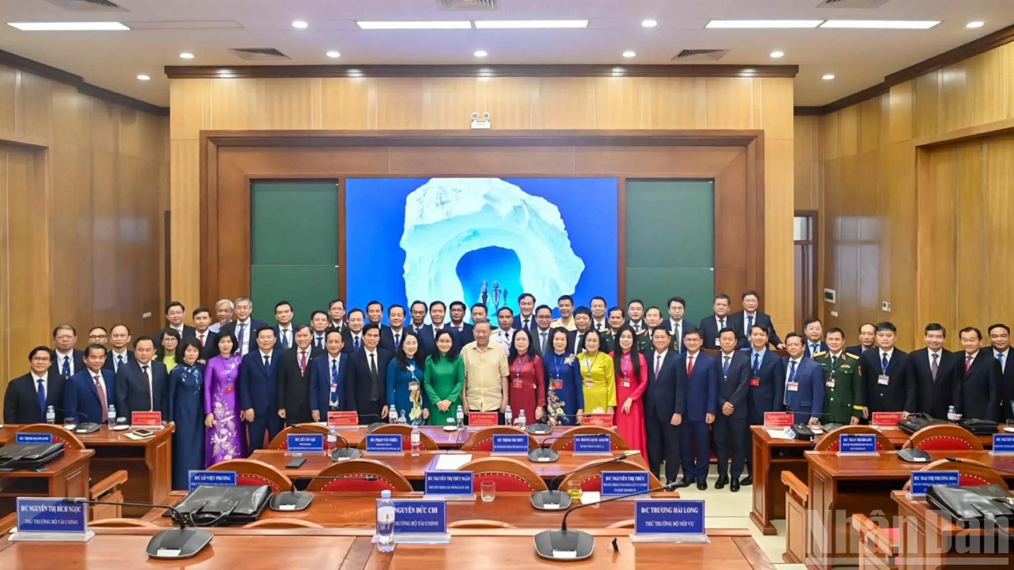 Party General Secretary To Lam urges developing officials capable of steering Vietnam into new era