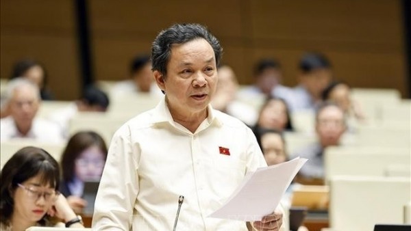 NA deputies deliberate draft revised Railway Law, urging stronger incentives to boost railway sector