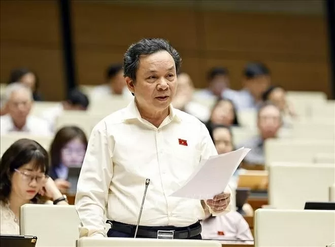 NA deputies deliberate draft revised Railway Law, urging stronger incentives to boost railway sector