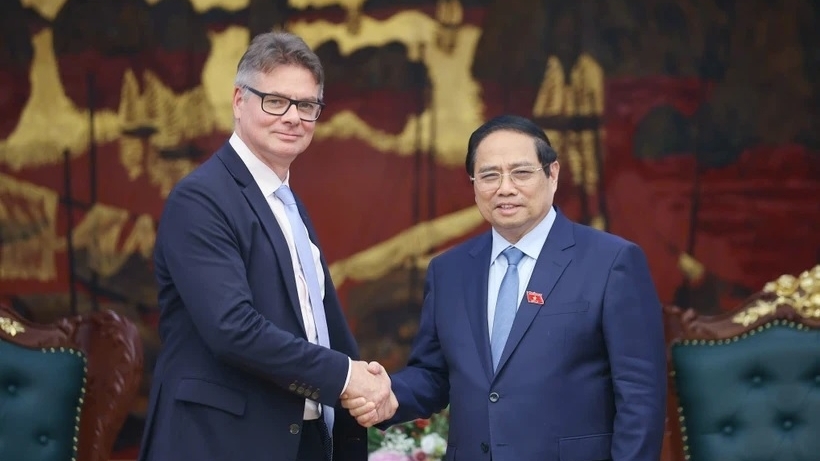 Prime Minister Pham Minh Chinh recevies HP Senior Vice President to scale up production capacity in Vietnam