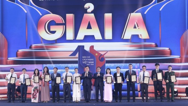 Prime Minister urges revolutionary press to ignite aspiration for stronger, more prosperous Vietnam