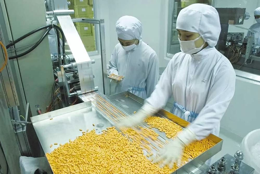 Drug production at Traphaco. (Photo: https://baodautu.vn)