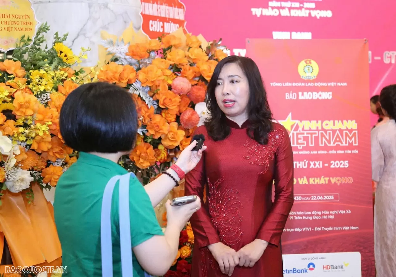State Committee for Overseas Vietnamese Affairs honoured at ‘Glory of Vietnam 2025’ Program State Committee for Overseas Vietnamese Affairs honoured at ‘Glory of Vietnam 2025’ Program