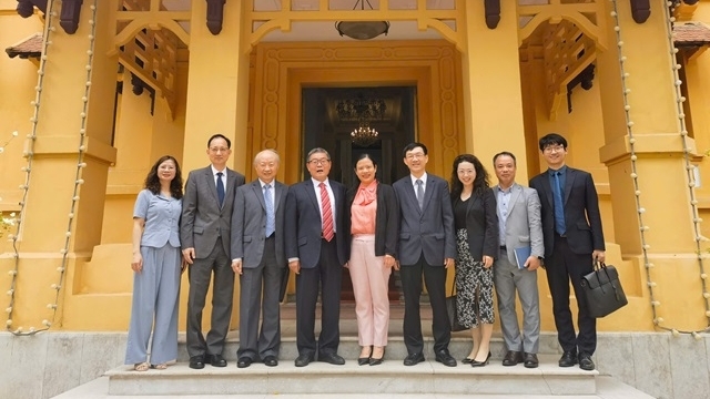 The World & Vietnam Report and Chinese counterpart bolster media cooperation to deepen ties