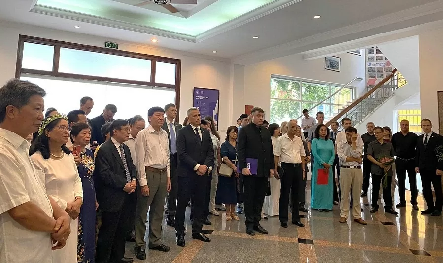 Russian Science and Culture Centre marks Day of Remembrance and Sorrow in Hanoi Russian Science and Culture Centre marks Day of Remembrance and Sorrow in Hanoi