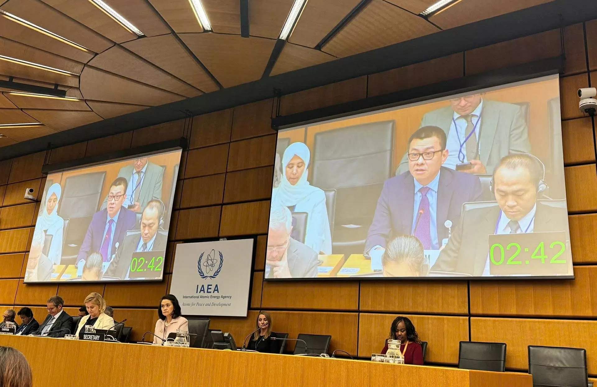 Phiên họp bất thường của Hội đồng Thống đốc Cơ quan Năng lượng nguyên tử quốc tế.