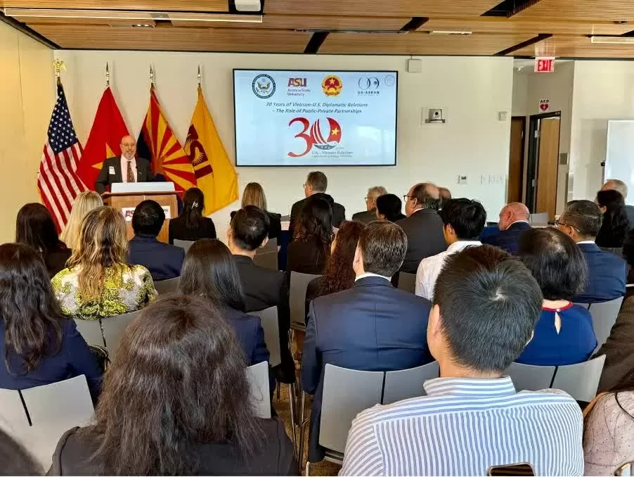 Seminar on 30 Years of Vietnam-US Relations: The Role of Public-Private Partnership Seminar on 30 Years of Vietnam-US Relations: The Role of Public-Private Partnership