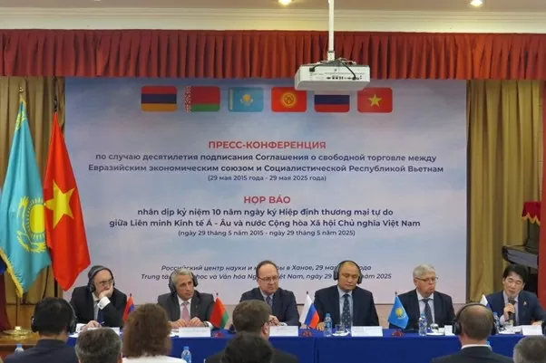 Speakers at the press conference in Hanoi on May 29, 2025 to mark the 10th anniversary of the Free Trade Agreement (FTA) between Vietnam and the Eurasian Economic Union (EAEU). (Photo: Duc Hoang)