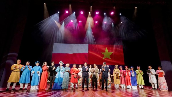 Vietnamese Embassy in Poland celebrates 75 years of diplomatic relations with a special art program