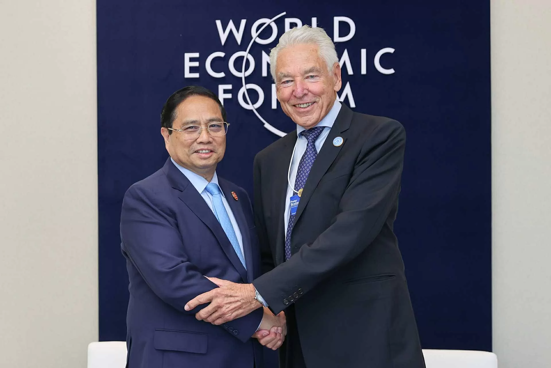 Prime Minister Pham Minh Chinh meets World Economic Forum leaders in Tianjin