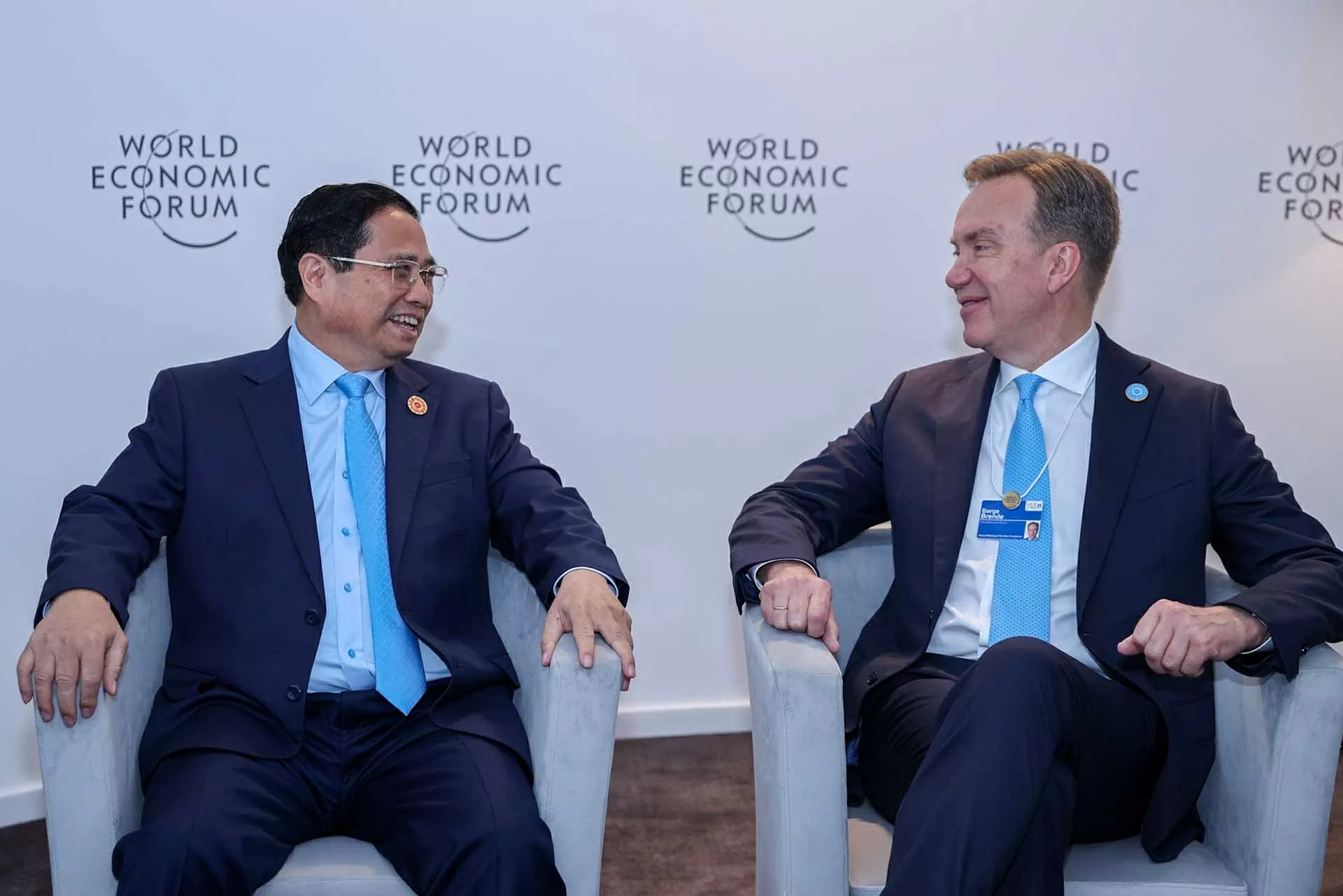Prime Minister Pham Minh Chinh meets World Economic Forum leaders in Tianjin Prime Minister Pham Minh Chinh meets World Economic Forum leaders in Tianjin