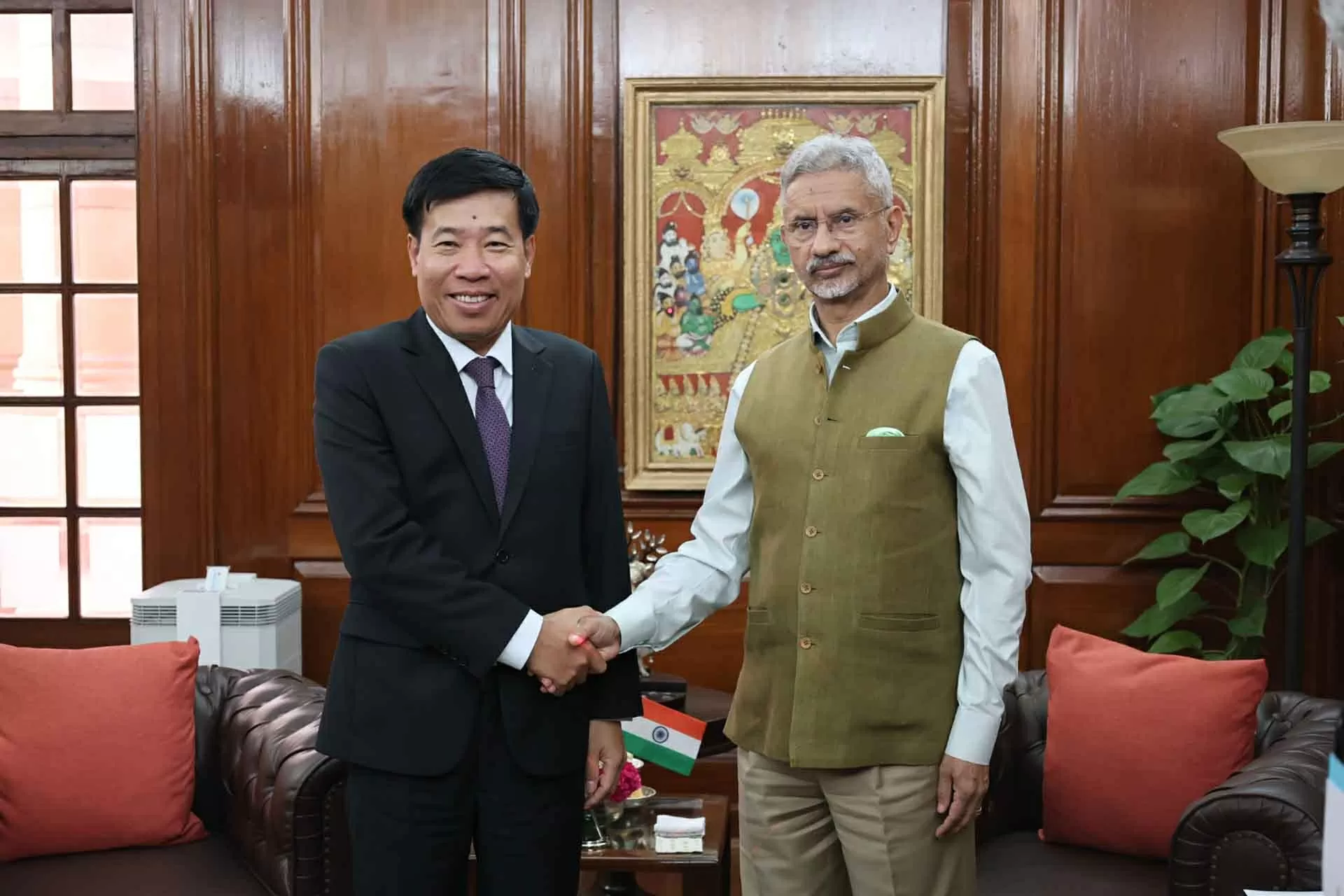 Vietnam, India diplomats hold political consultation, strategic dialogue