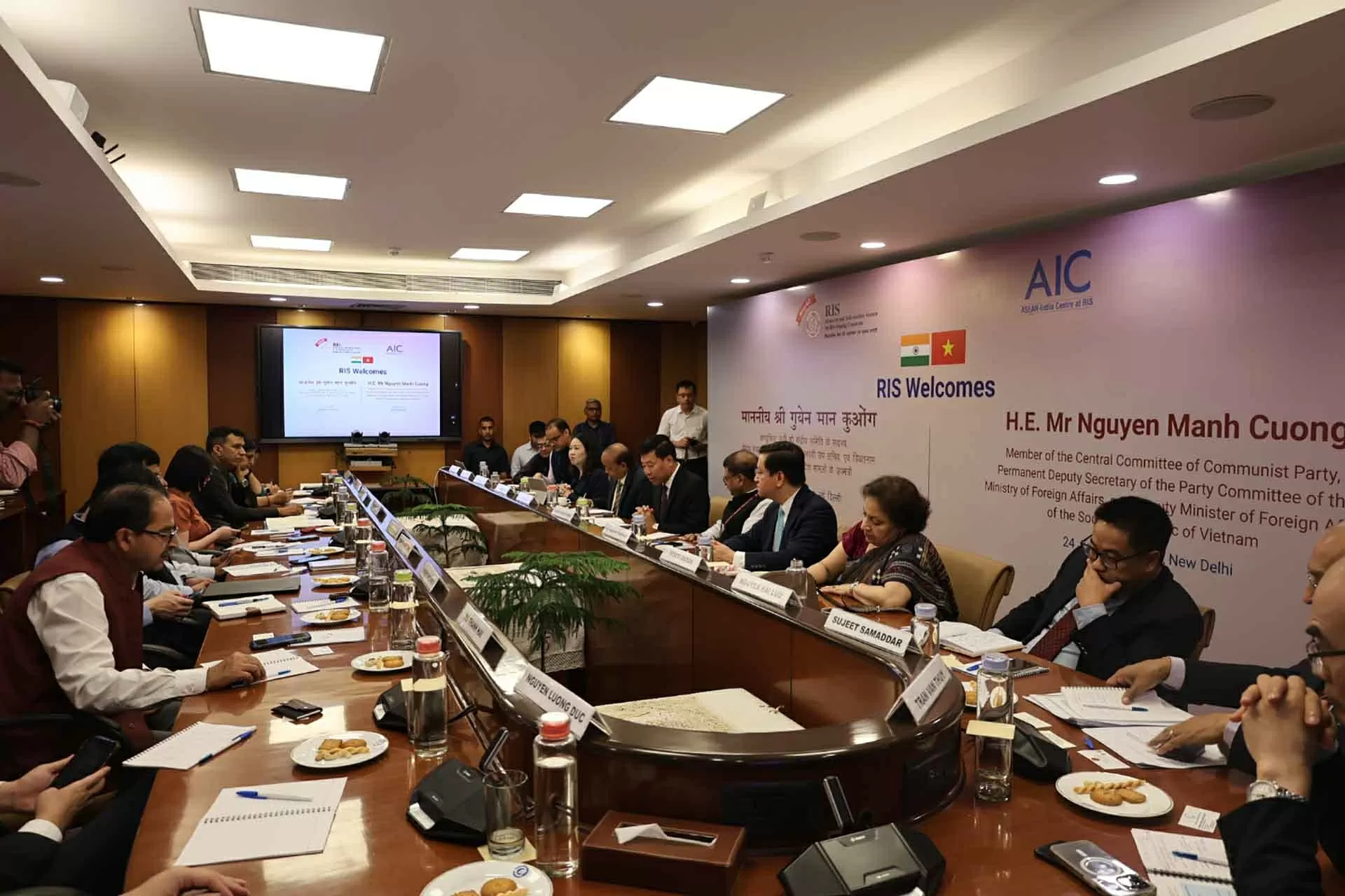 Vietnam, India diplomats hold political consultation, strategic dialogue Vietnam, India diplomats hold political consultation, strategic dialogue