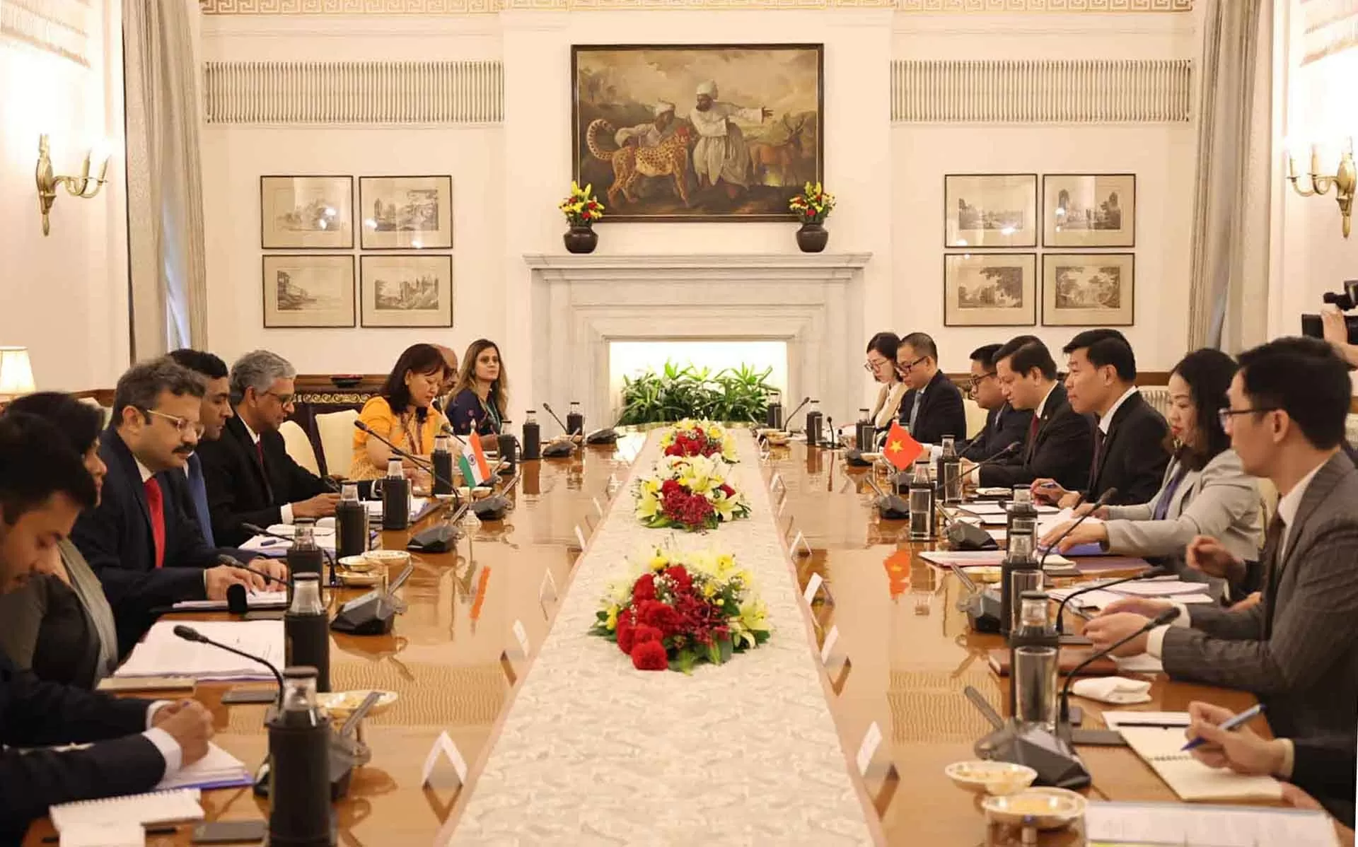 Vietnam, India diplomats hold political consultation, strategic dialogue
