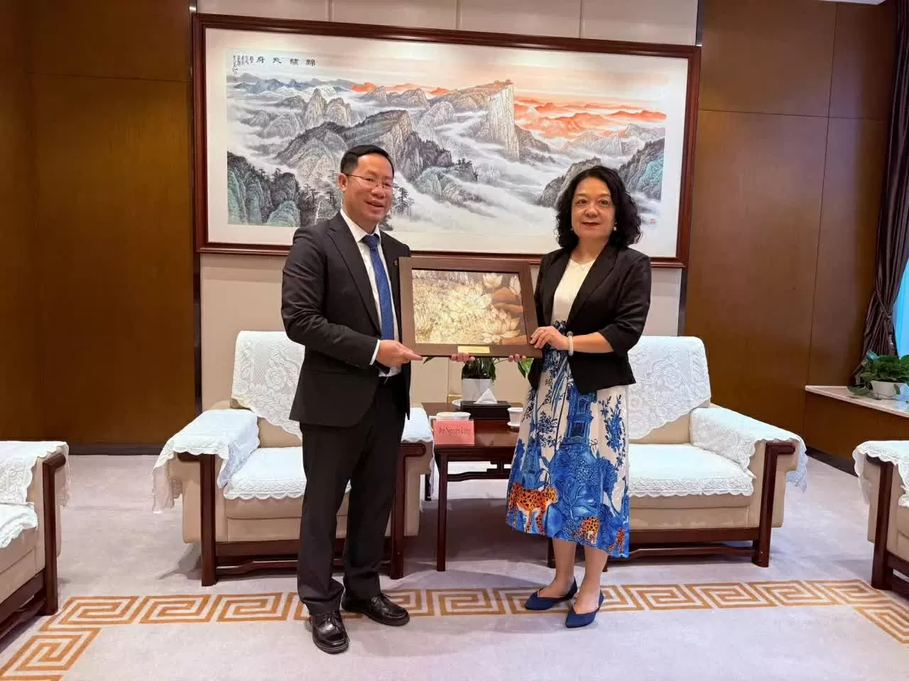 Promoting Cooperation and Exchanges Between Vietnam and Sichuan Province, China Promoting Cooperation and Exchanges Between Vietnam and Sichuan Province, China