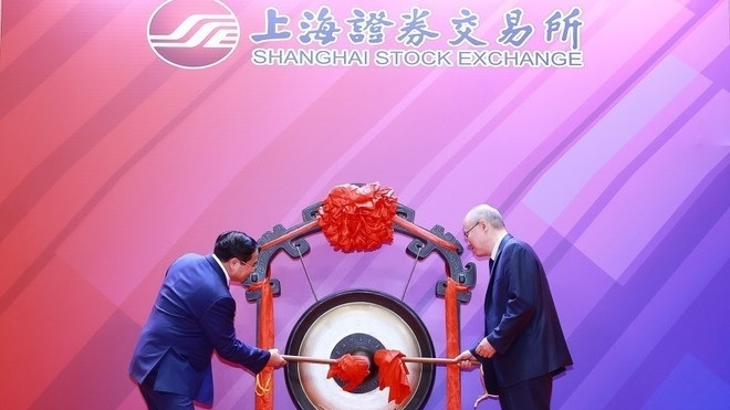 Prime Minister Pham Minh Chinh visits Shanghai stock exchange, financial centre