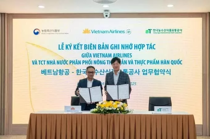 Vietnam Airlines partners with Korean firm to promote K-food in Southeast Asia