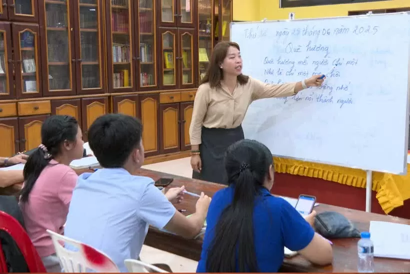 Phat Tich Pagoda – cultural anchor for Vietnamese in Laos