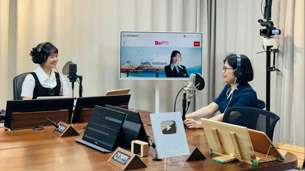 Consul General Doan Phuong Lan gave interview to Busan English Radio's 'Hello Vietnam' program