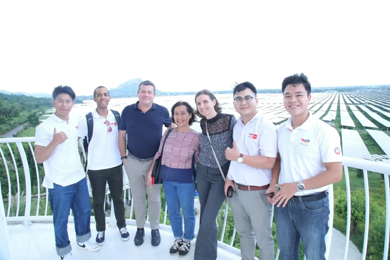 Định vị thương hiệu địa phương – vươn tầm quốc gia và quốc tế. Định vị thương hiệu địa phương – vươn tầm quốc gia và quốc tế.