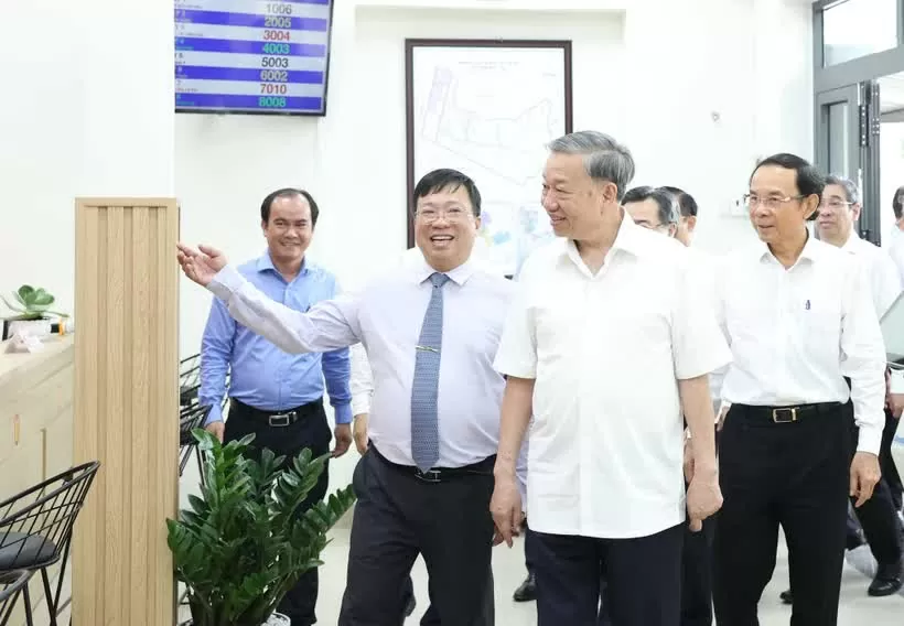 Party chief calls for faster, better service in two-level local administration implementation