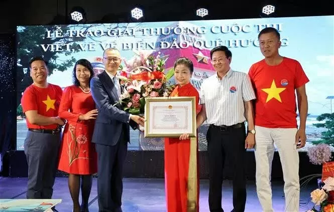 Winners of writing/drawing contest on Vietnam’s seas and islands announced Winners of writing/drawing contest on Vietnam’s seas and islands announced