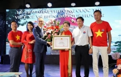 Winners of writing/drawing contest on Vietnam’s seas and islands announced in Berlin