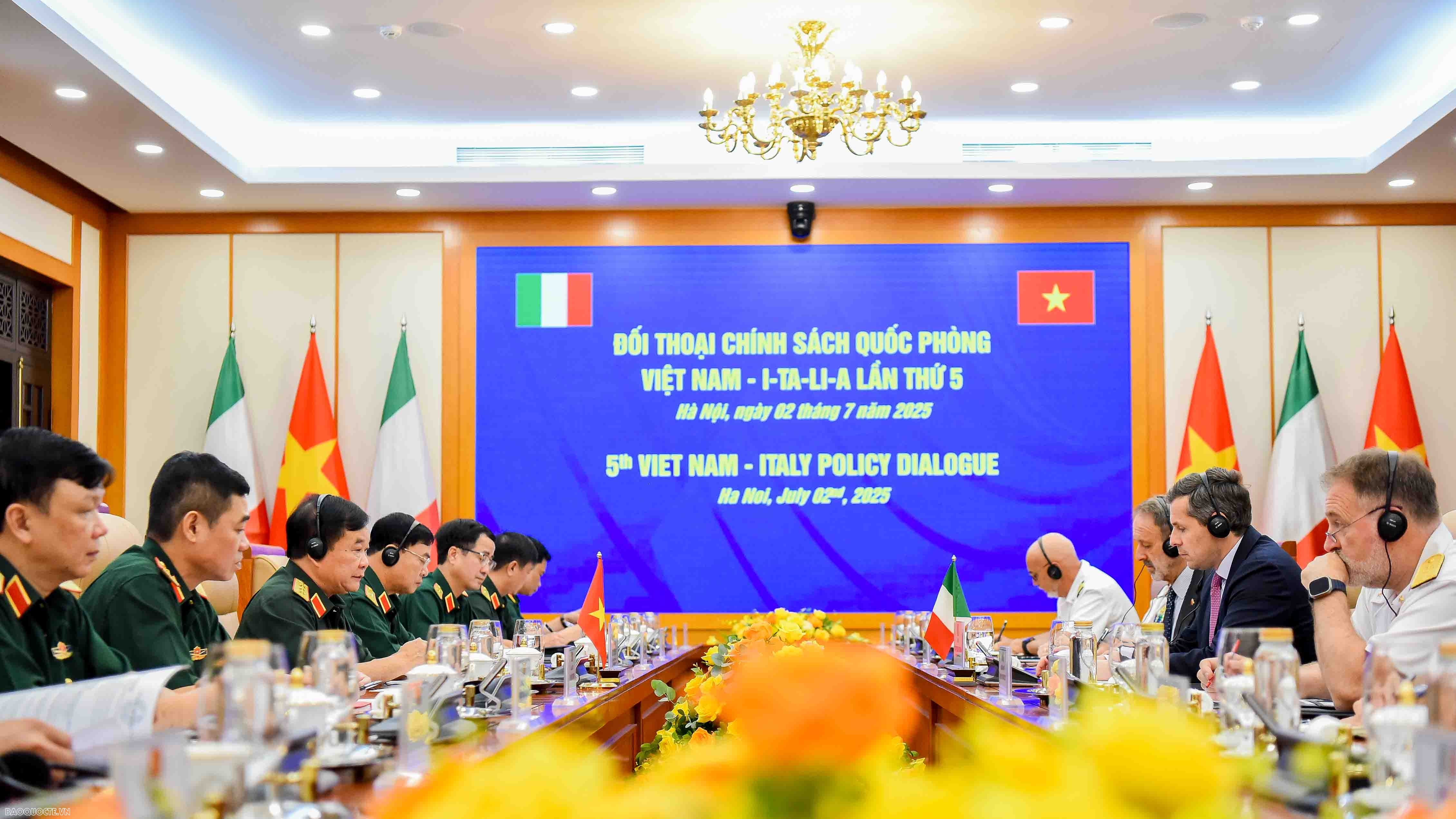 Vietnam, Italy officials hold 5th defence policy dialogue in Hanoi
