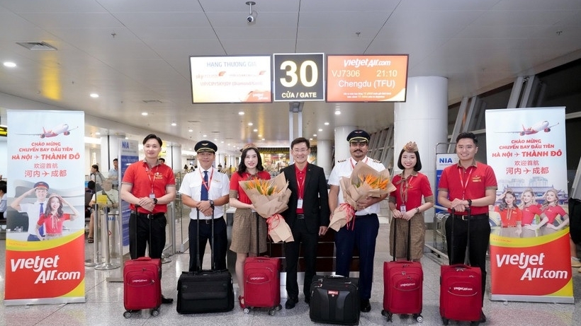 Vietjet launches direct flight service between Hanoi and  Chengdu