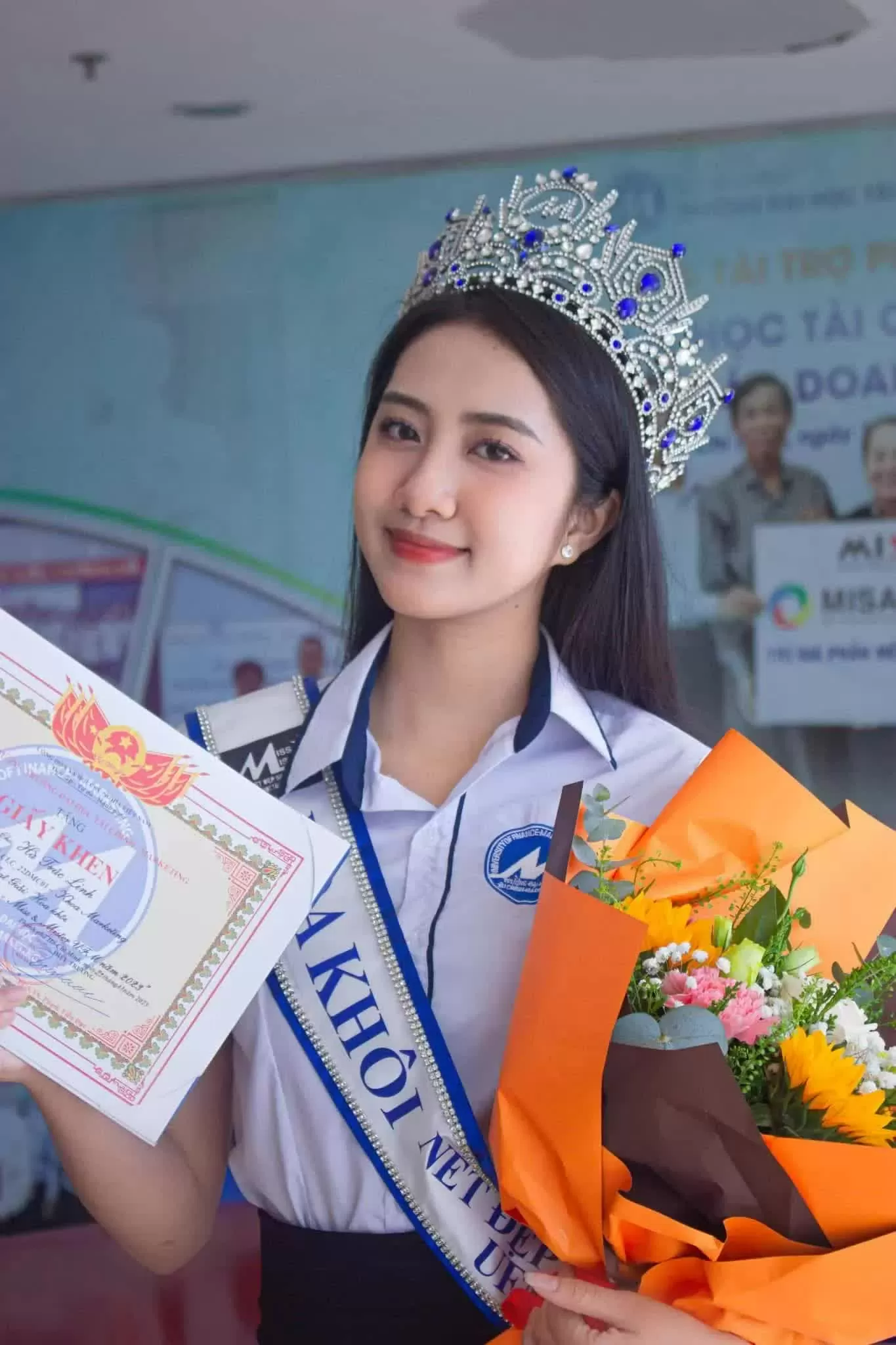 The pure beauty of Miss Ha Truc Linh The pure beauty of Miss Ha Truc Linh