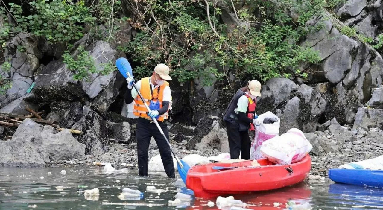 Những người làm đẹp cho Vịnh Lan Hạ Những người làm đẹp cho Vịnh Lan Hạ