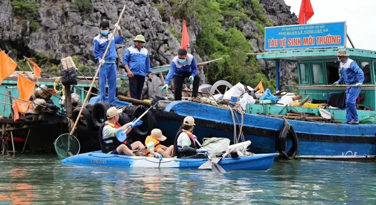 Những người làm đẹp cho Vịnh Lan Hạ