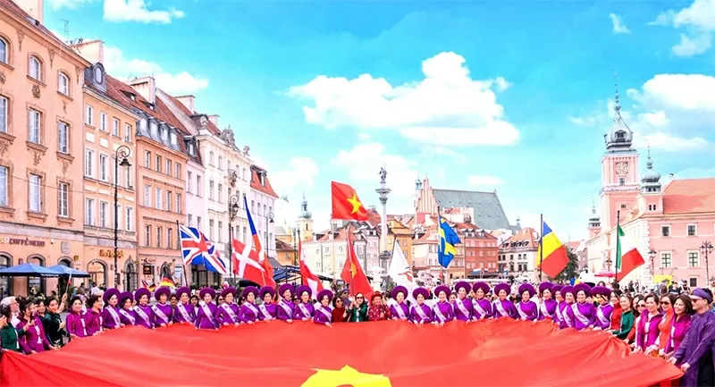 Promoting the Áo Dài - Ms. Ao Dai Pageant 2024 in Warsaw, Poland