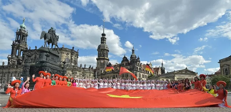 Promoting the Áo Dài - Mrs. Áo Dài Pageant 2022 in Dresden, Germany.