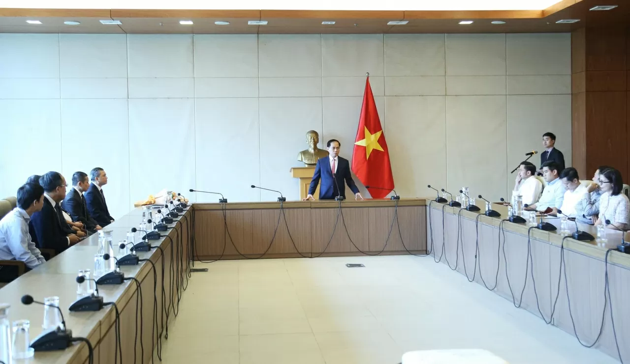 Presentation of the appointment decision for the Director General of the Department of Cryptography and Information Technology Appointment for the Director General of the Department of Cryptography and Information Technology