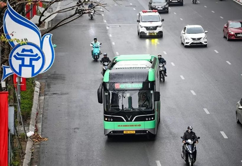 Integrated e-ticketing for Hanoi public transport: Paving the way for the future. Hanoi bus. (Photo: VNA) Integrated e-ticketing for Hanoi public transport: Paving the way for the future. Hanoi bus. (Photo: VNA)