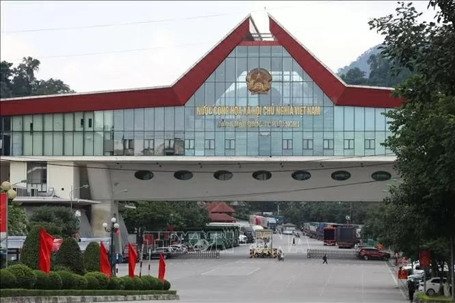 At the Huu Nghi International Border Gate in Lang Son province. (Photo: VNA)