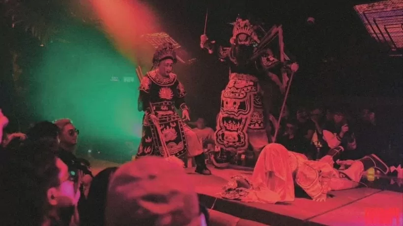 An extract of classical tuong is staged at a bar. (Photo: Entropy team) An extract of classical tuong is staged at a bar. (Photo: Entropy team)