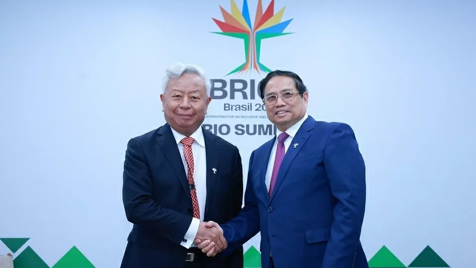 Prime Minister Pham Minh Chinh receives AIIB  leader, calls for support for Vietnam’s infrastructure development projects