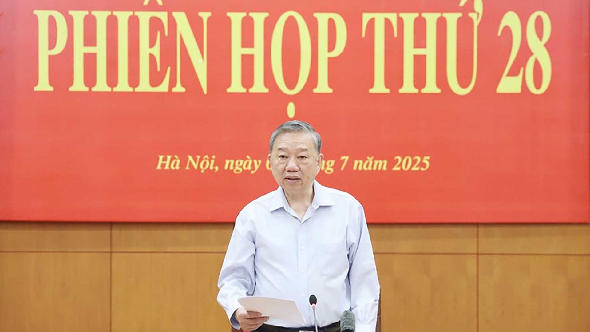 Party General Secretary To Lam stresses need to promptly detect, handle violations related to apparatus restructuring