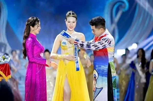 Designers Hang Nguyen and David Le spread the love of Ao Dai at Miss Vietnam Sea and Islands 2025
